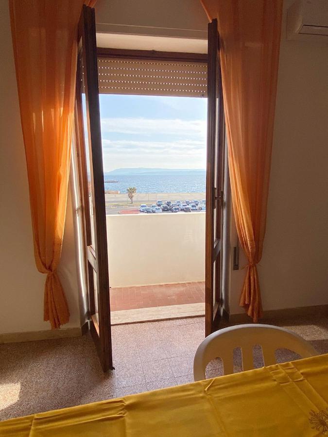 I Fenicotteri - Appartamenti Sul Mare Calasetta Exteriér fotografie