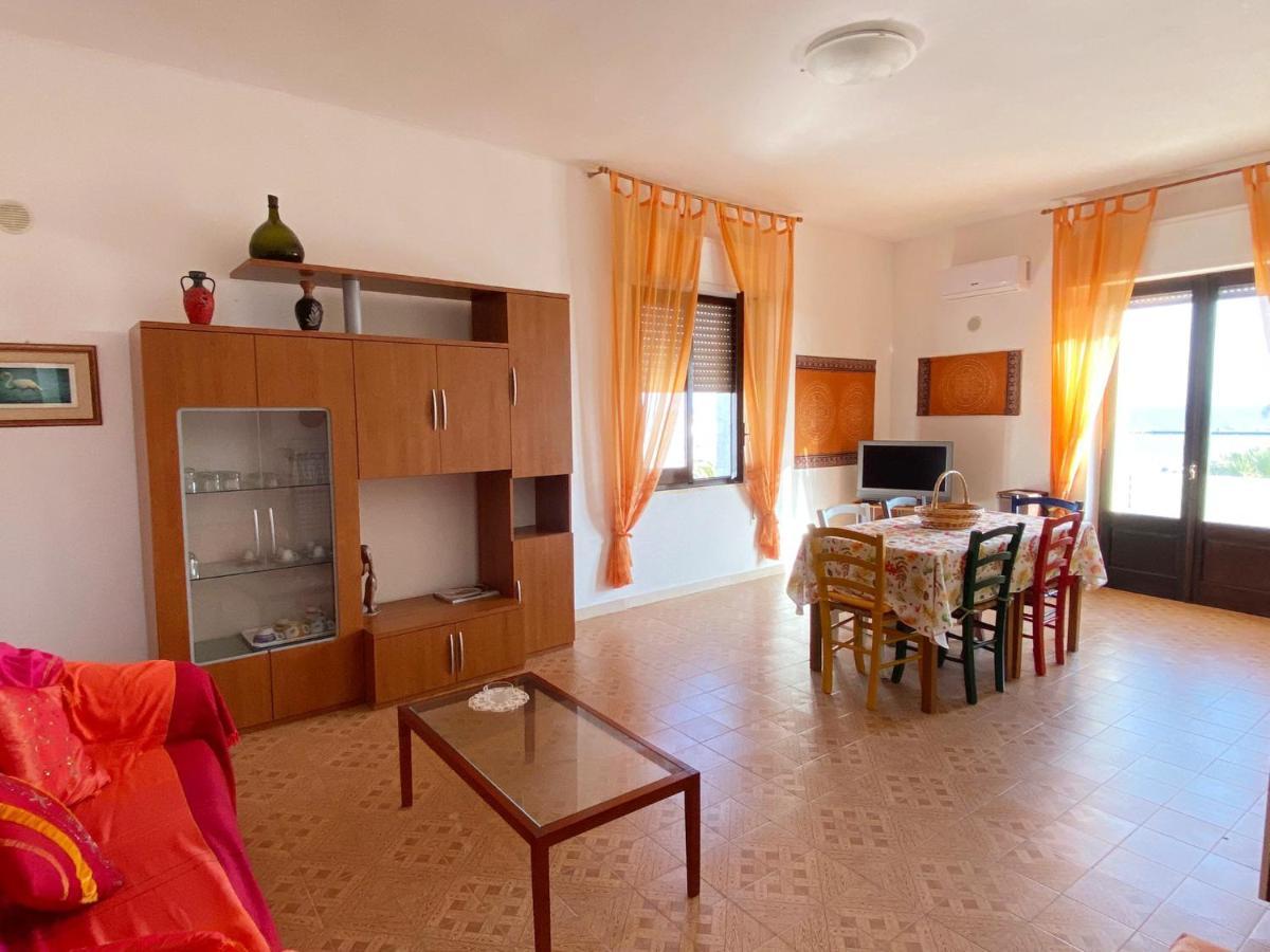 I Fenicotteri - Appartamenti Sul Mare Calasetta Exteriér fotografie